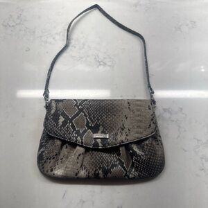 Elegant Snakeskin Shoulder Bag